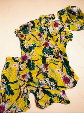 Men's Yellow Tropical Floral Short Set with Matching Hat